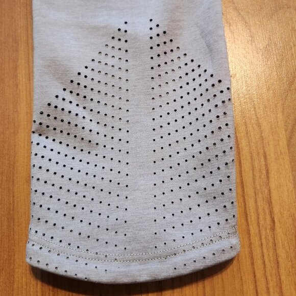 Women’s Nike Running size M Gray Dri-Fit Cropped Capri Leggings Zip Back Pocket - Picture 10 of 11